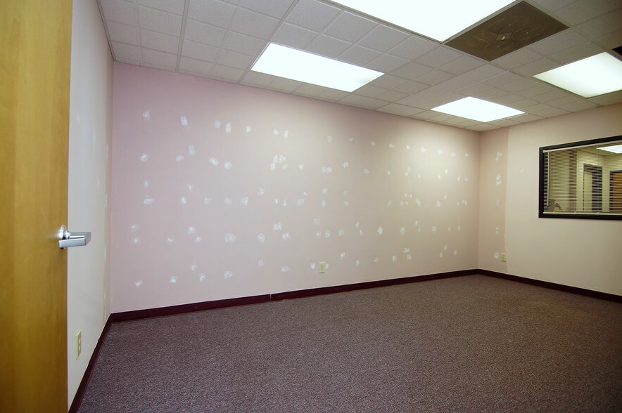 More Photos Of 555 E Eads Pky, Lawrenceburg Medical For Sale