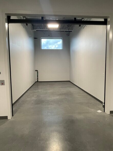 More Photos Of 4229 FM 620, Austin Showroom For Sale