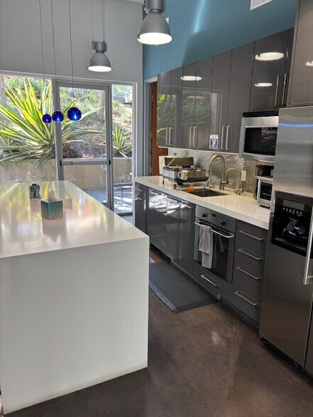 More Photos Of 2565 Camino del Rio S, San Diego Office For Lease