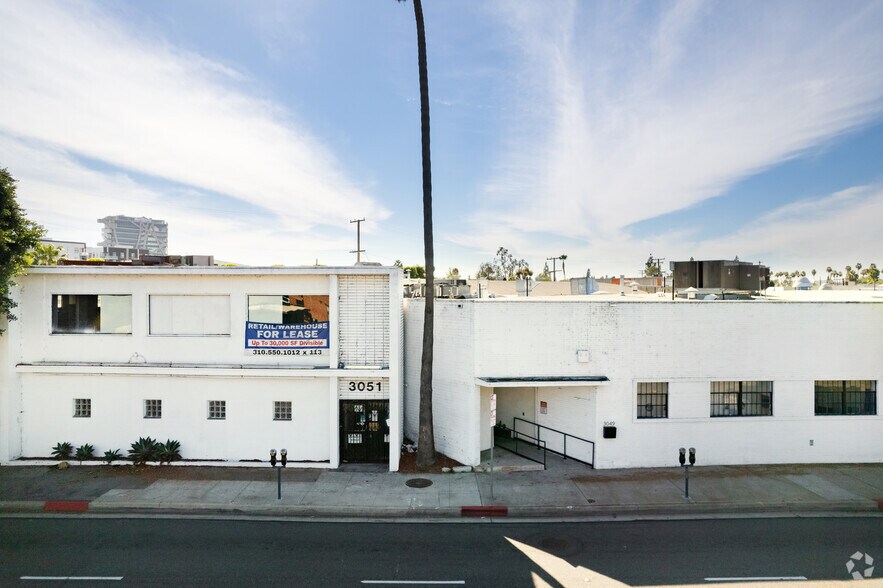 More Photos Of 3049 La Cienega Blvd, Culver City Warehouse For Lease