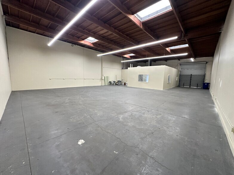 More Photos Of 10751-10759 Forest St, Santa Fe Springs Warehouse For Lease