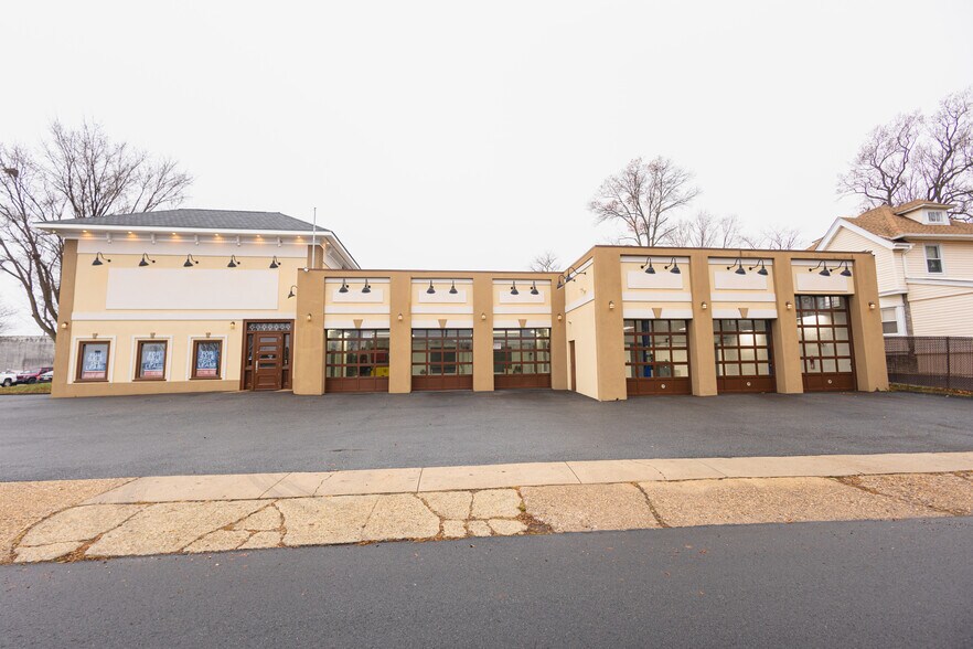 Primary Photo Of 111 Baltimore Ave, Lansdowne Auto Repair For Lease