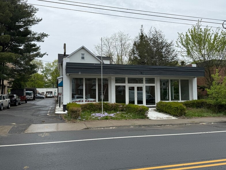 Primary Photo Of 106 Main Ave, Norwalk Storefront Retail Residential For Lease