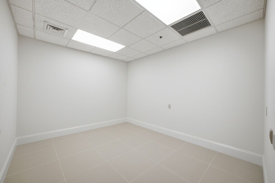 More Photos Of 433 SW 10th St, Ocala Medical For Sale