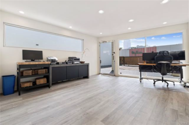 More Photos Of 555 E 3rd St, Long Beach Loft Creative Space For Sale