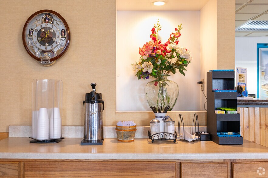 More Photos Of 201 Stagecoach Trl, Ogallala Hospitality For Sale