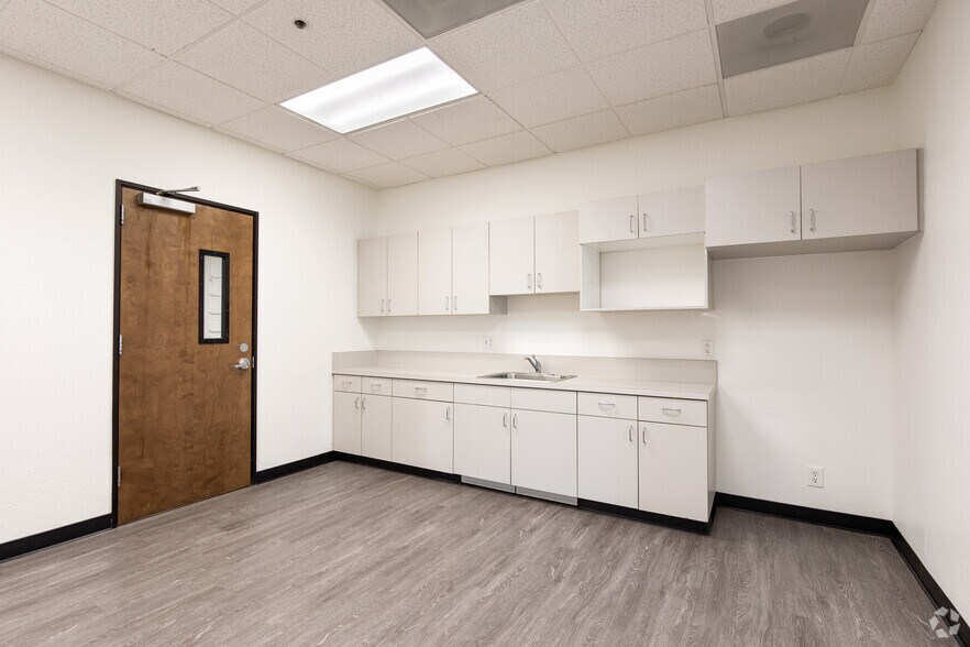 More Photos Of 4051-4065 Clipper Ct, Fremont Unknown For Lease