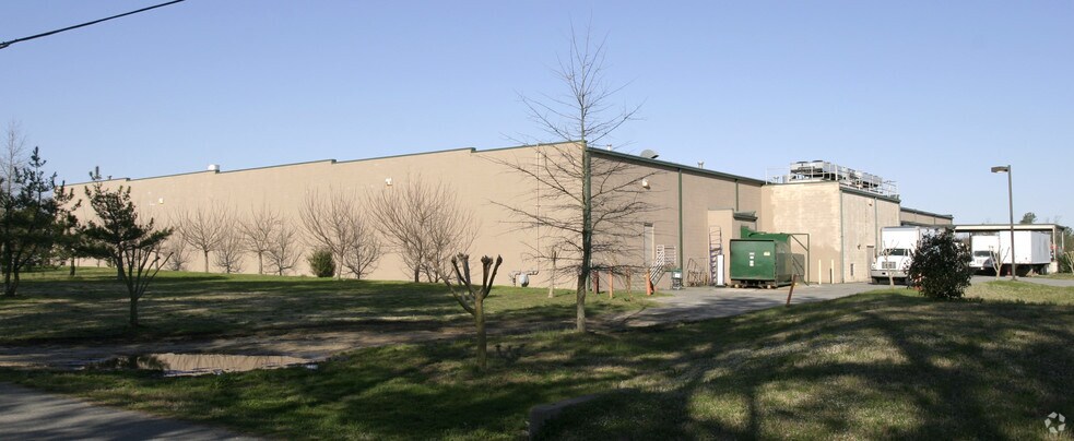 More Photos Of 115 Norge Ln, Williamsburg Freestanding For Lease