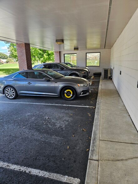 More Photos Of 1150 S Cedar Crest Blvd, Allentown Office For Sale