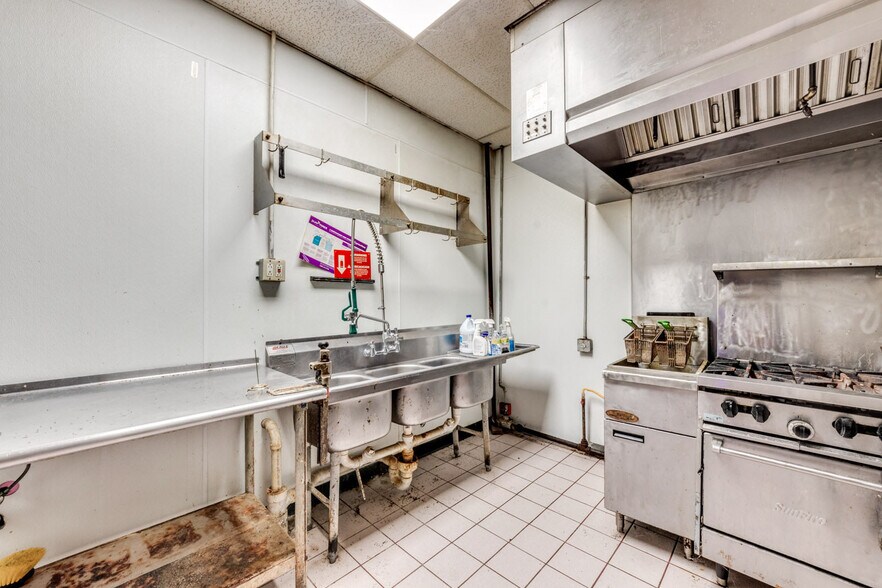 More Photos Of 243 S 88th St, Cahokia Heights General Retail For Sale