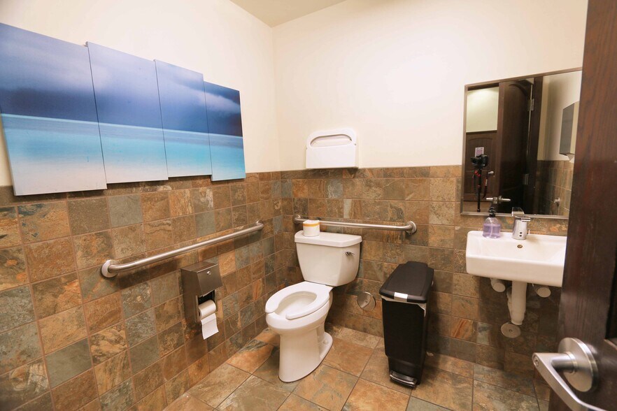 More Photos Of 2851 S Avenue B, Yuma Medical For Sale