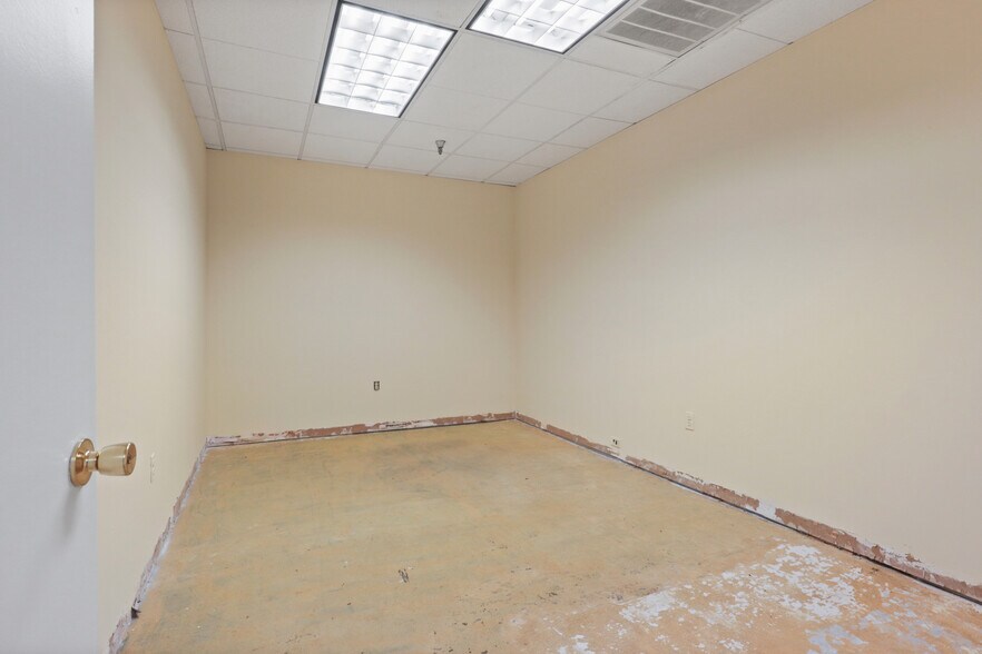 More Photos Of 339 Buschs Frontage Rd, Annapolis Medical For Lease