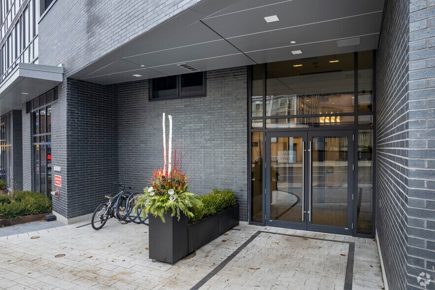 More Photos Of 2 Main St, Toronto Apartments For Lease