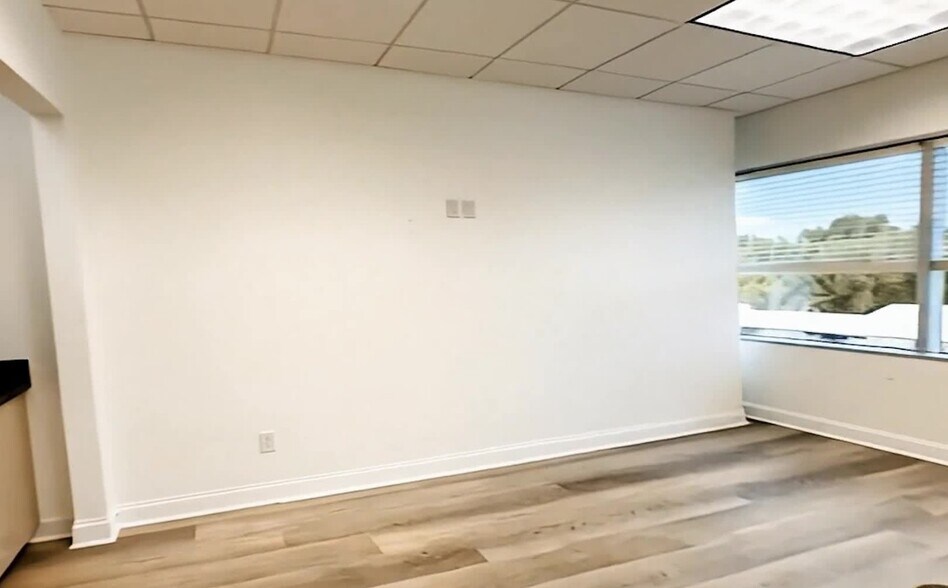 More Photos Of 2500 N Military Trl, Boca Raton Office For Lease