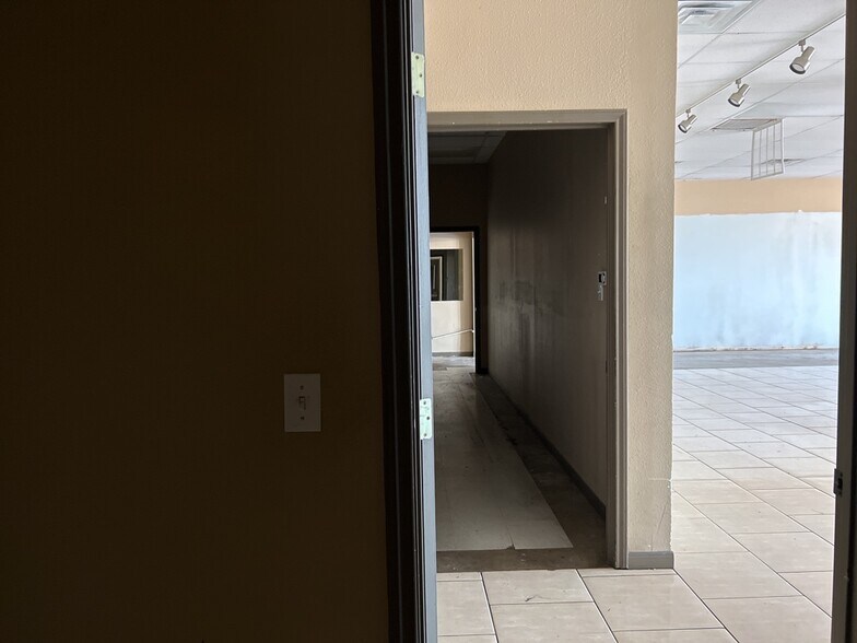 More Photos Of 4008 E Stan Schlueter Loop, Killeen Unknown For Lease