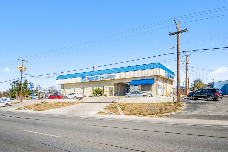 More Photos Of 7606 Bandera Rd, San Antonio Auto Repair For Sale