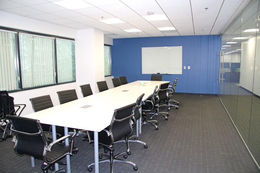 More Photos Of 330 N Brand Blvd, Glendale Office For Lease