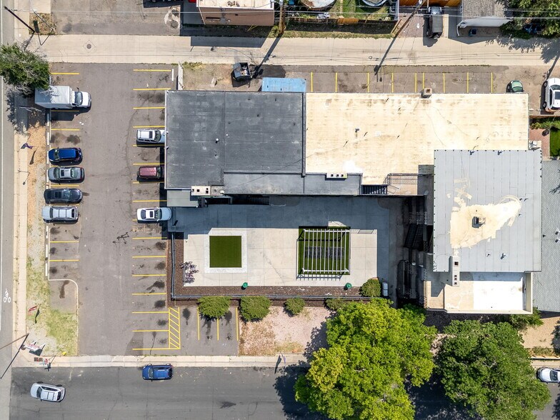 More Photos Of 1960 Dallas St, Aurora Apartments For Sale