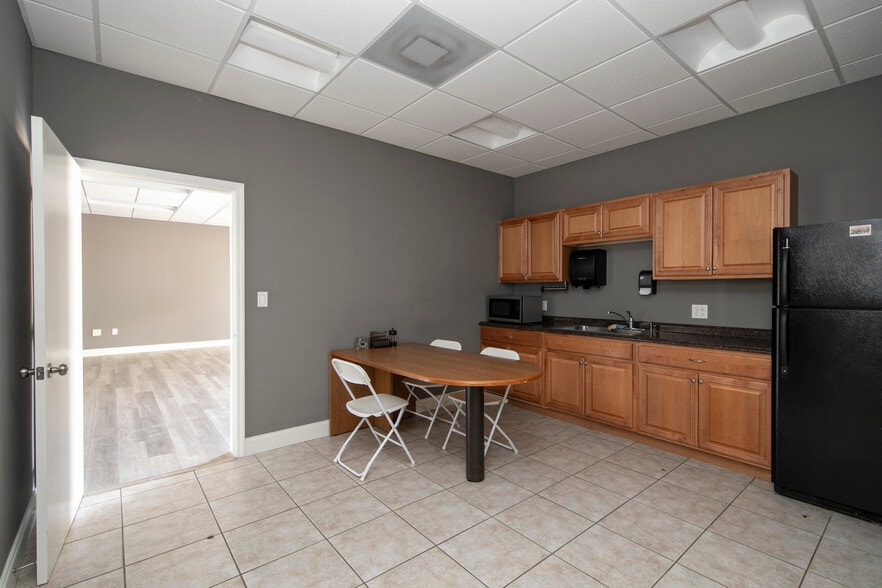 More Photos Of 6451 E Rogers Cir, Boca Raton Light Manufacturing For Lease