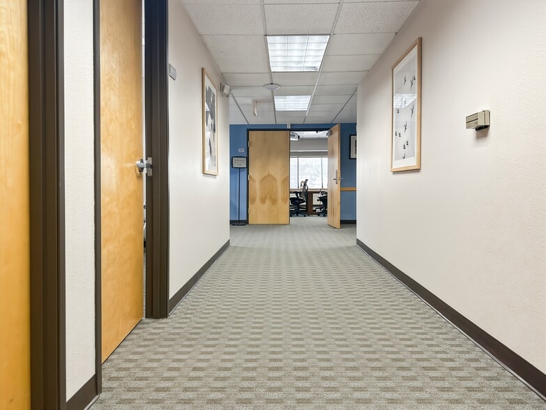 More Photos Of 2340 Alamo Ave SE, Albuquerque Coworking Space