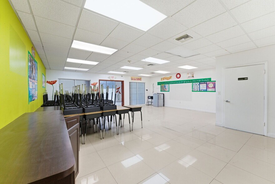 More Photos Of 6545 NW 169th St, Hialeah Medical For Sale