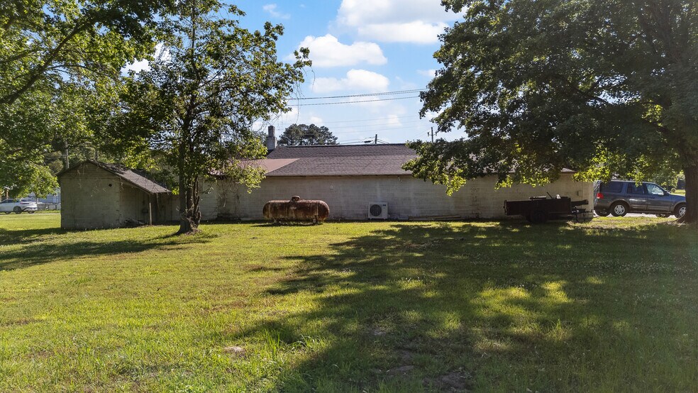 More Photos Of 300 W North Main St, Littleton General Retail For Sale