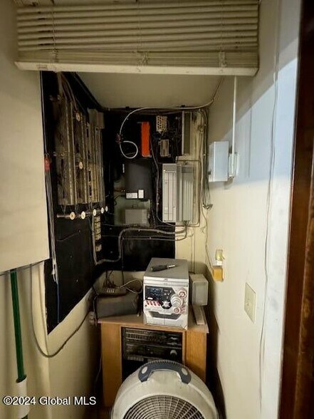 More Photos Of 21419 Rt-22, Hoosick Falls Auto Repair For Sale