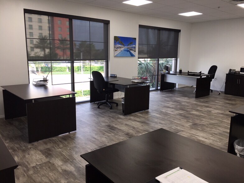 More Photos Of 7858 Turkey Lake Rd, Orlando Storefront Retail Office For Lease