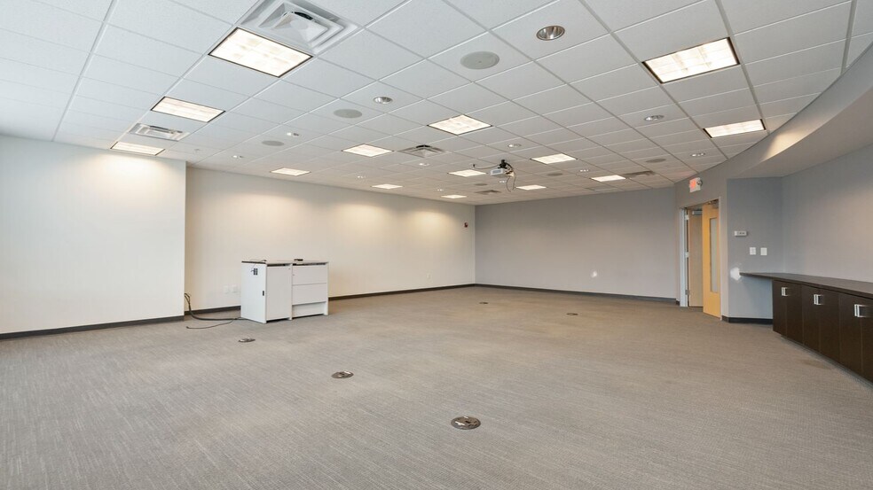 More Photos Of 5550 Britton Pky, Hilliard Medical For Lease