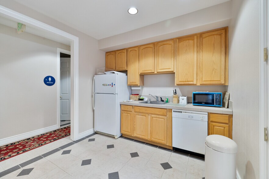 More Photos Of 4747 Caughlin Pky, Reno Office For Sale