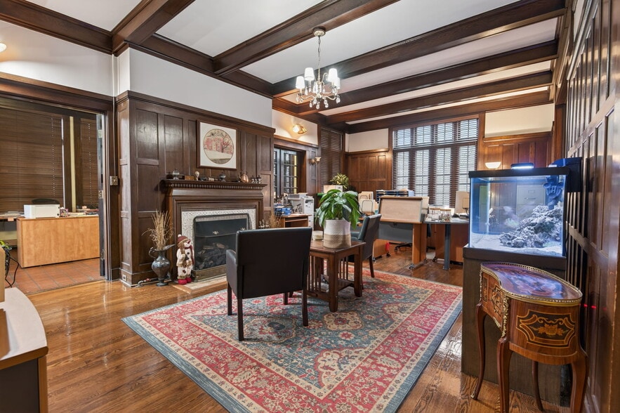 More Photos Of 1803 Clinch Ave, Knoxville Dormitory For Sale