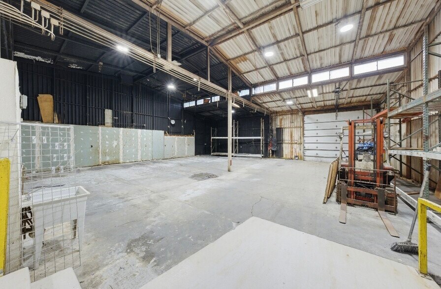 Primary Photo Of 2290-2292 S Blue Island Ave, Chicago Warehouse For Lease
