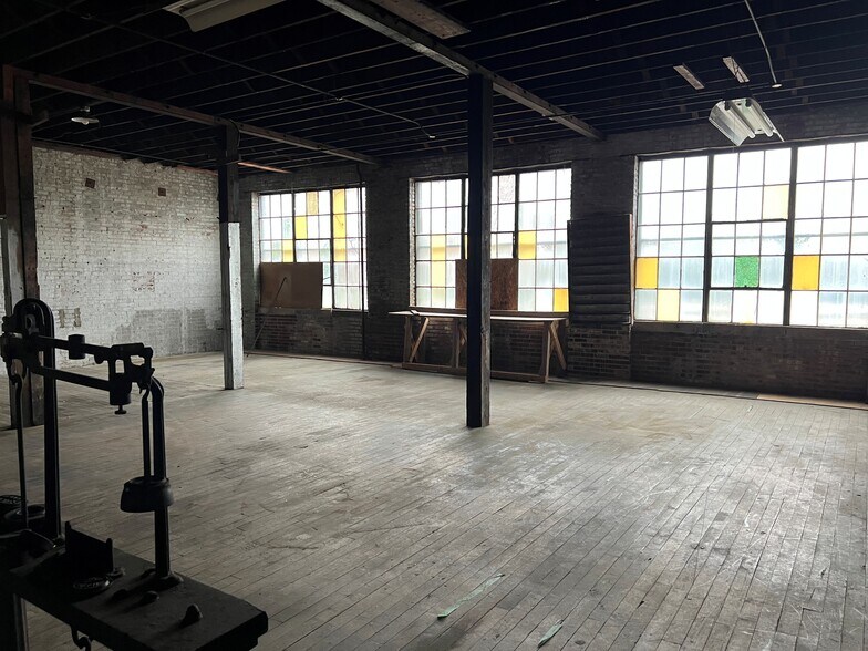 More Photos Of 616 N Jackson St, Danville Warehouse For Sale