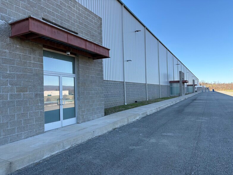 More Photos Of 751 Mountain View Dr, Smithfield Distribution For Lease