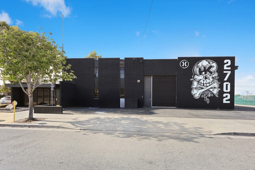 More Photos Of 2702 Saint Louis Ave, Signal Hill Warehouse For Lease