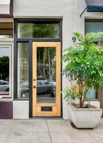 More Photos Of 1217-1221 18th St, Sacramento Storefront Retail Office For Lease