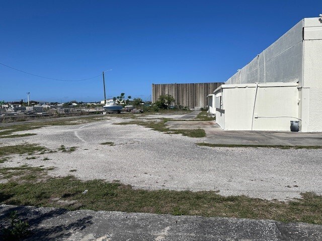 More Photos Of 761 Wesley Ave, Tarpon Springs Manufacturing For Sale