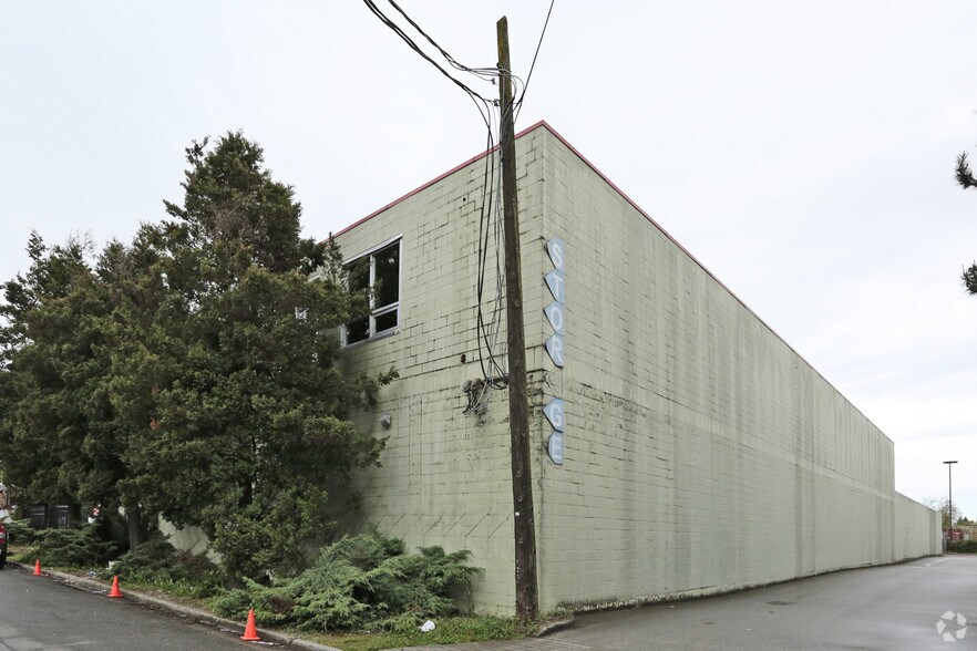 More Photos Of 8399 Ontario St, Vancouver Flex For Lease