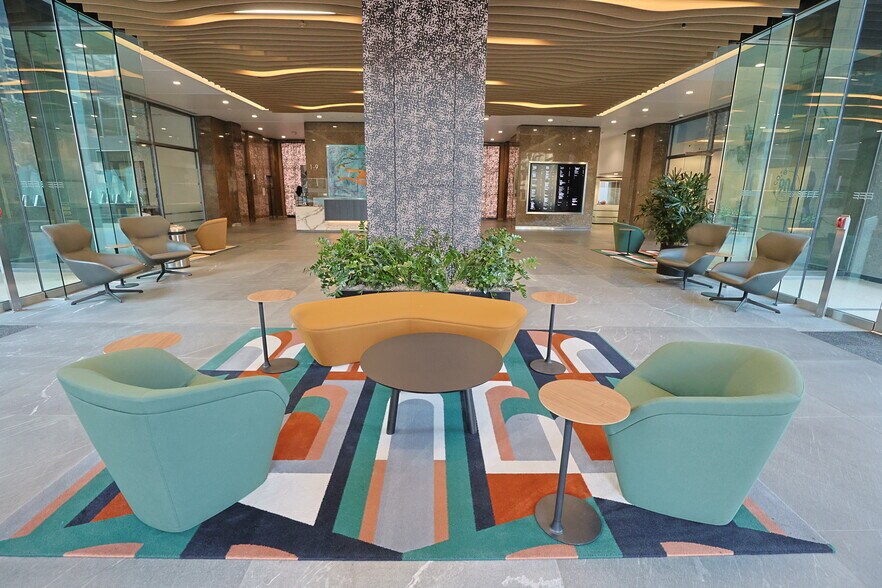 More Photos Of 1880 Century Park E, Los Angeles Office For Lease