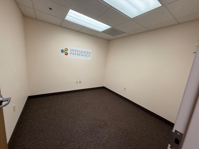 More Photos Of 9460 S Saginaw Rd, Grand Blanc Medical For Lease