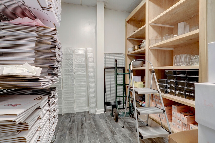 More Photos Of 5419 Clarewood Dr, Houston Manufacturing For Lease