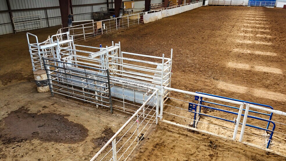 More Photos Of 99 Stacks Dr, Damascus Horse Stables For Sale