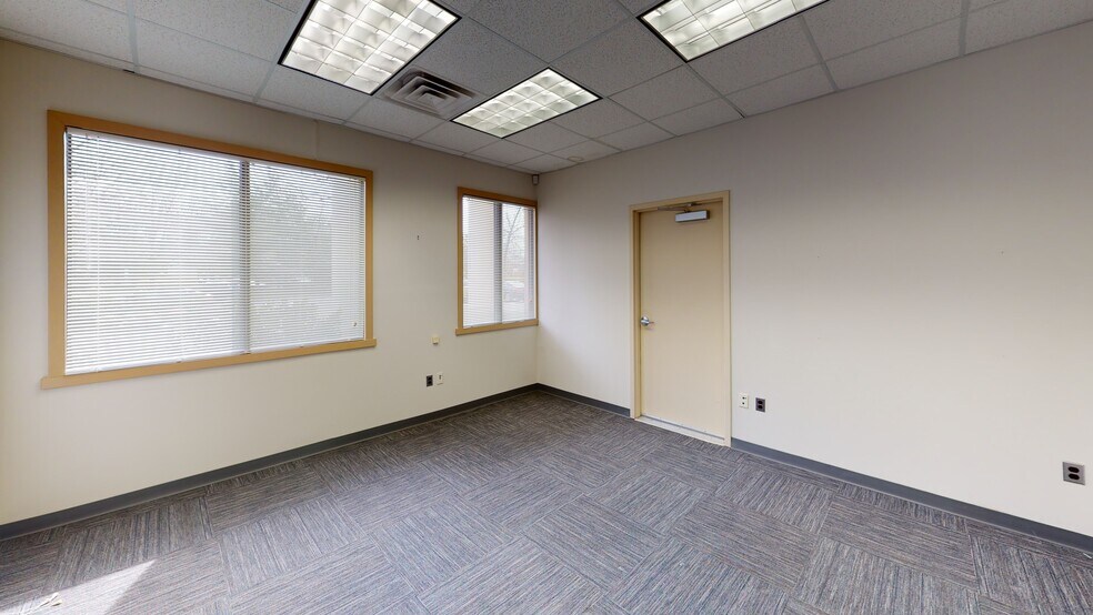 More Photos Of 3625 Quakerbridge Rd, Hamilton Medical For Lease
