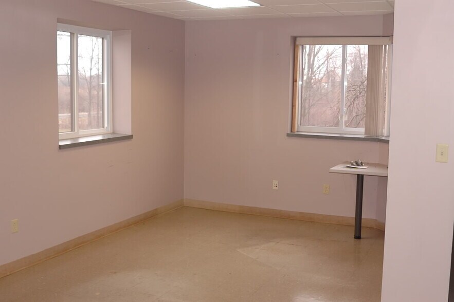 More Photos Of 4944 Ver Plank Rd, Clay Light Manufacturing For Sale