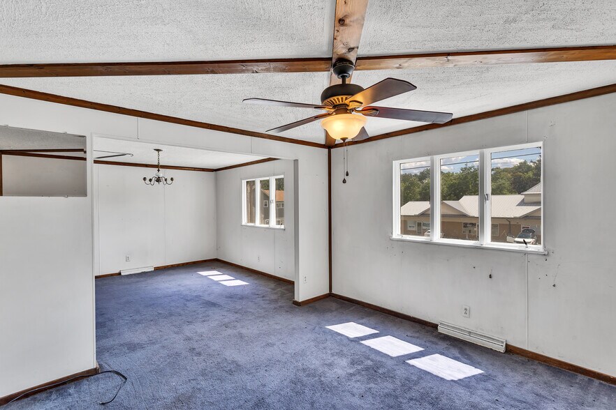 More Photos Of 110 E Pennsylvania Ave, New Stanton General Retail For Sale