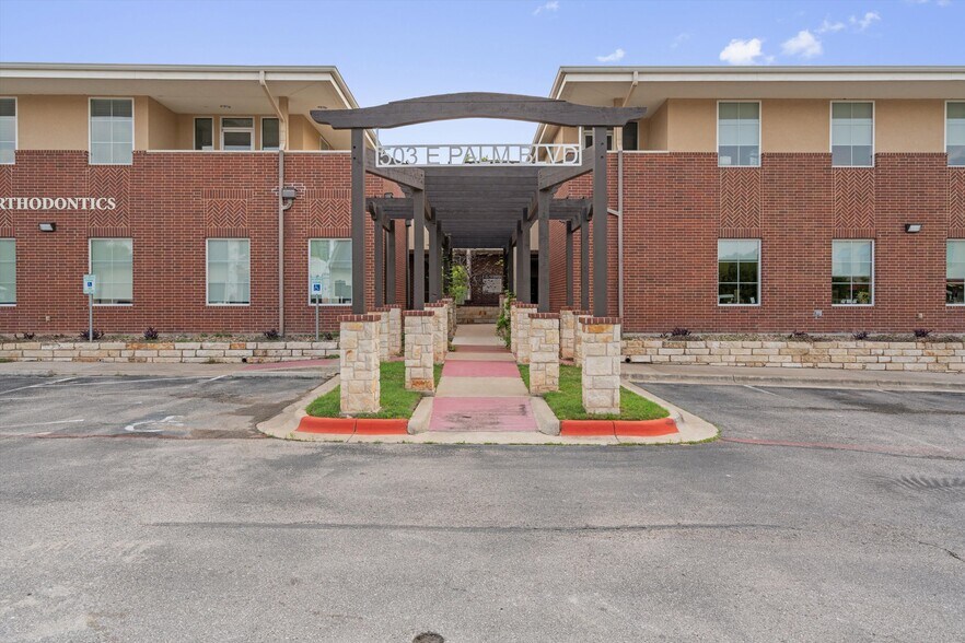More Photos Of 503 E Palm Valley Blvd, Round Rock Medical For Lease