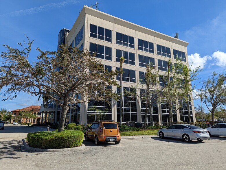 More Photos Of 5220 Summerlin Commons Blvd, Fort Myers Office For Lease