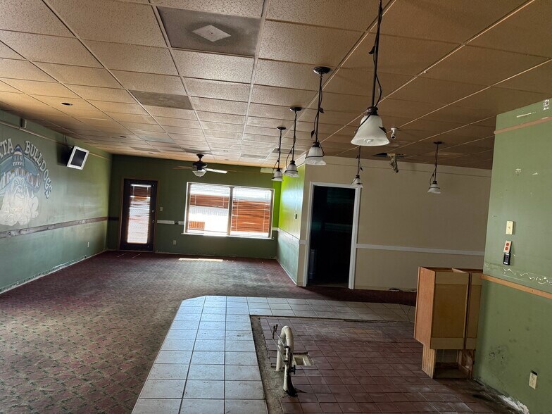 More Photos Of 1601 N Market St, Sparta Restaurant For Sale
