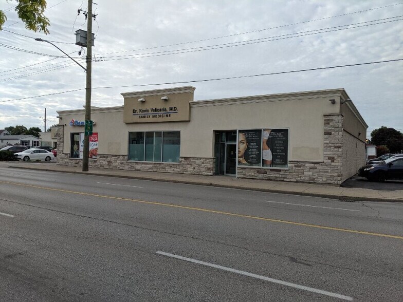 More Photos Of 1440 Main St E, Hamilton Storefront For Lease