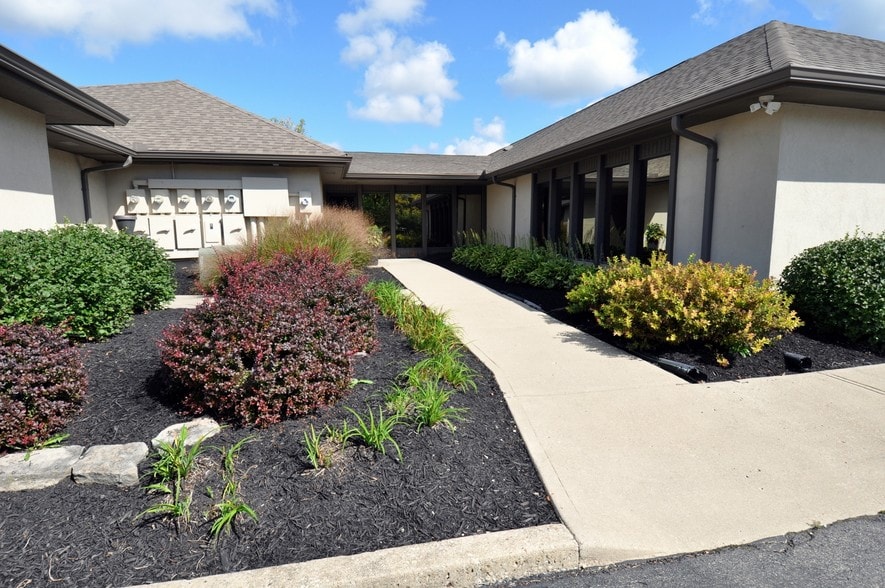 More Photos Of 16 W Wenger Rd, Englewood Medical For Lease